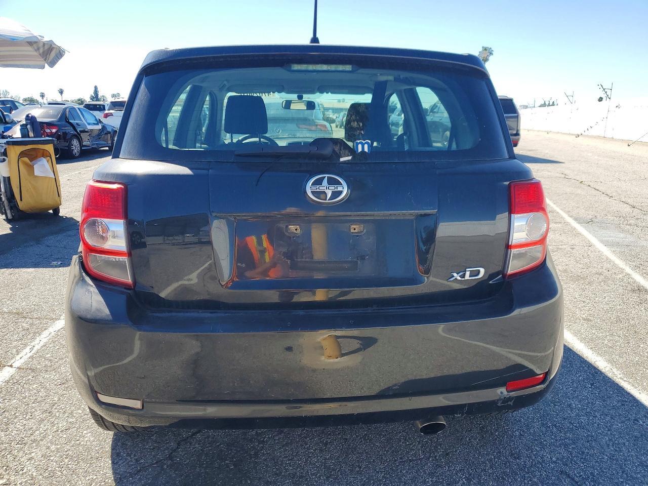2010 Scion Xd Base - Фото 6