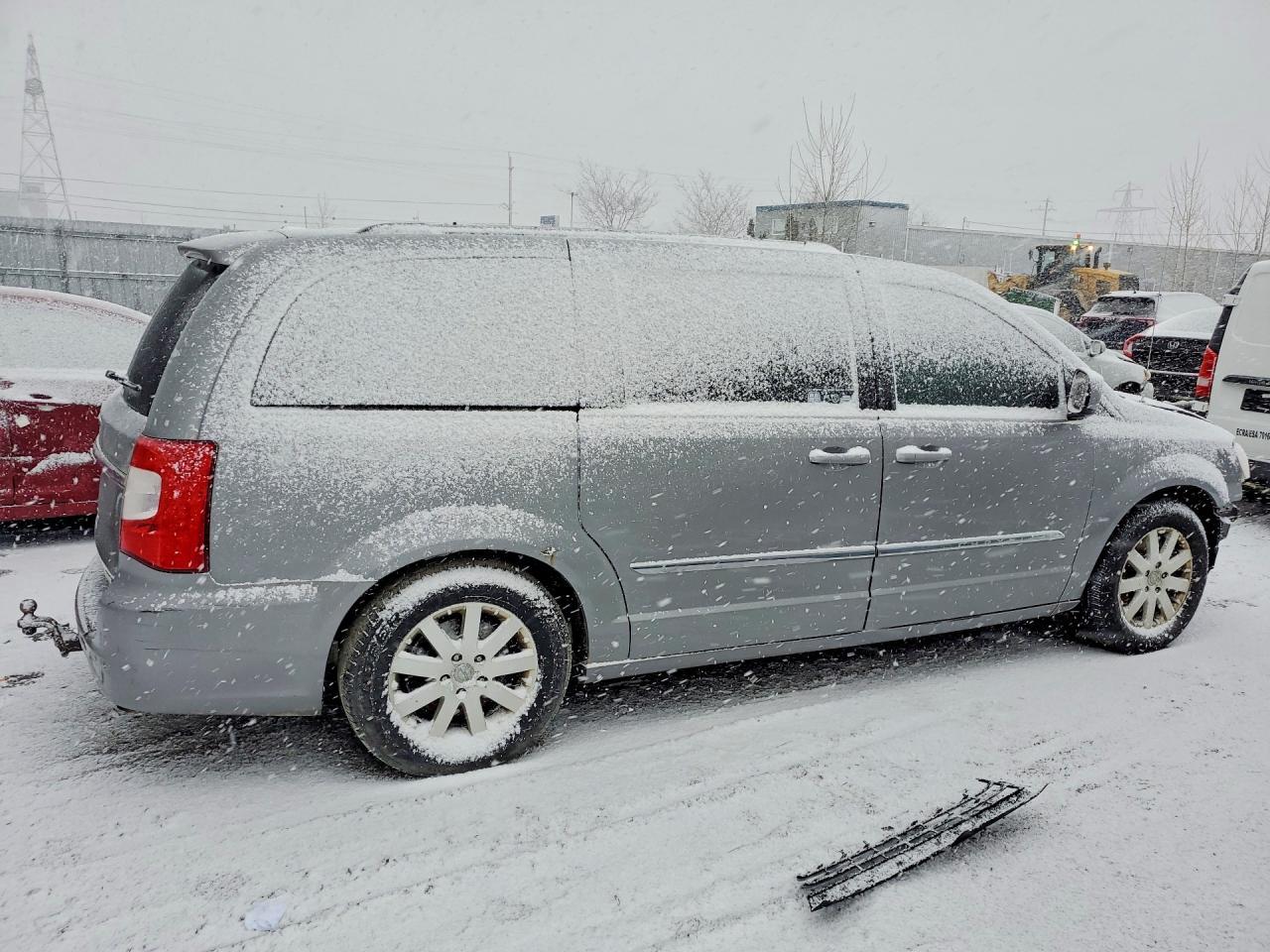 2015 Chrysler Town & Country Touring - Фото 3