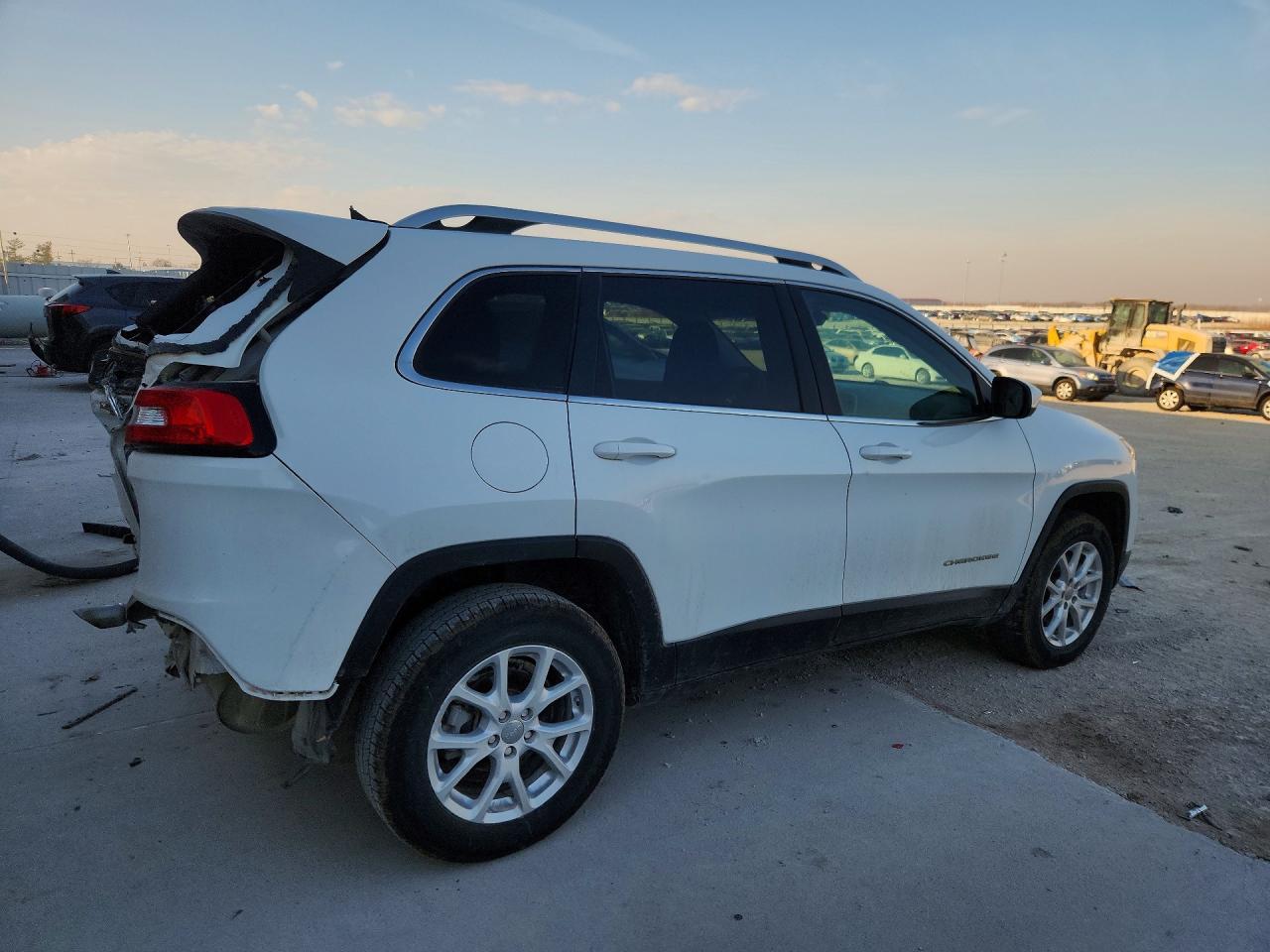 2015 Jeep Cherokee Latitude - Image 3