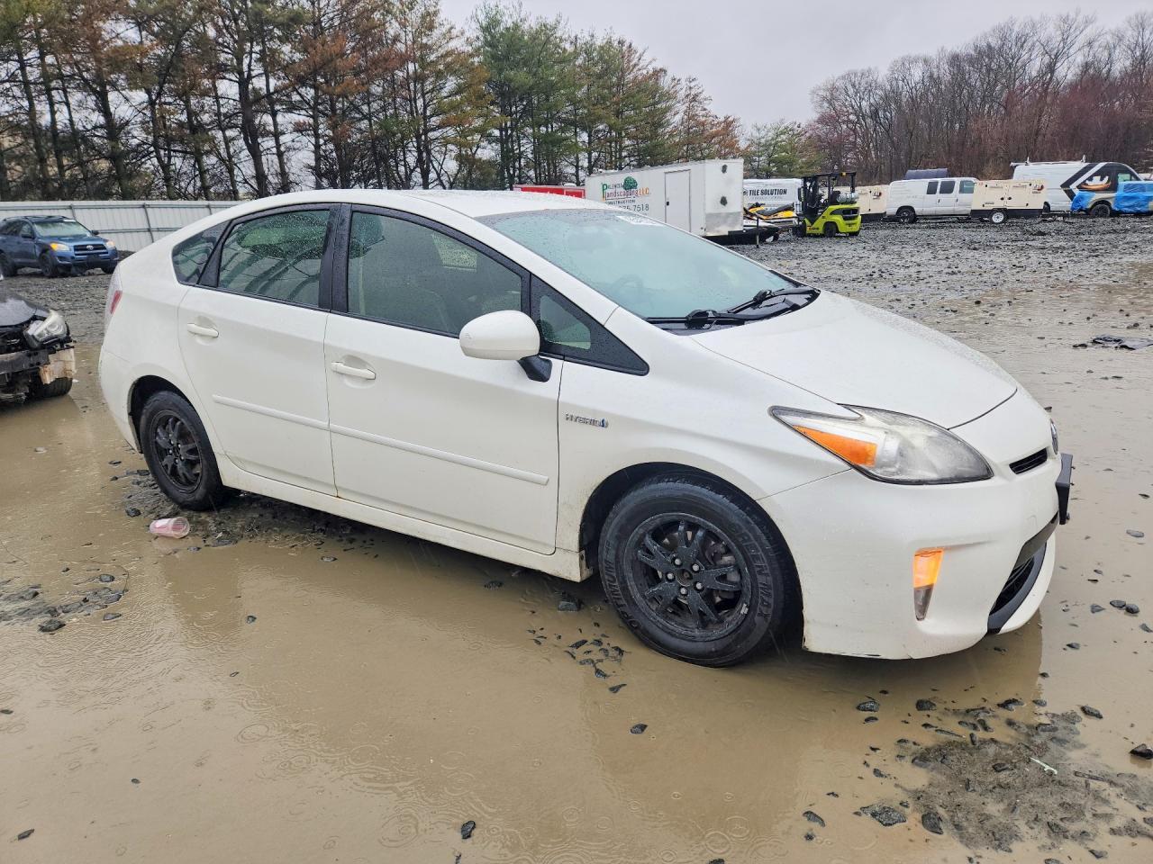2014 Toyota Prius Two - Фото 4
