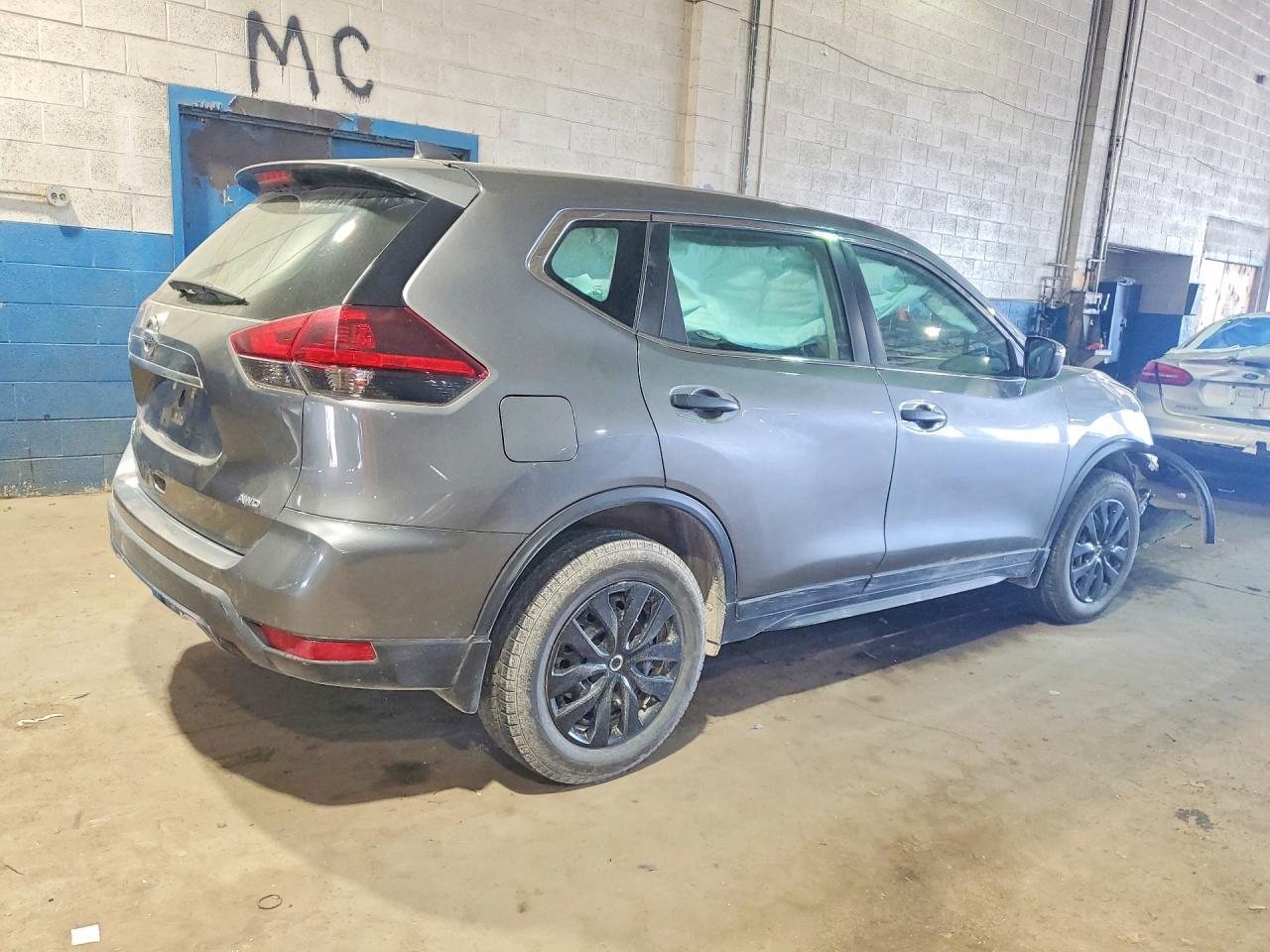 2018 Nissan Rogue S - Фото 3