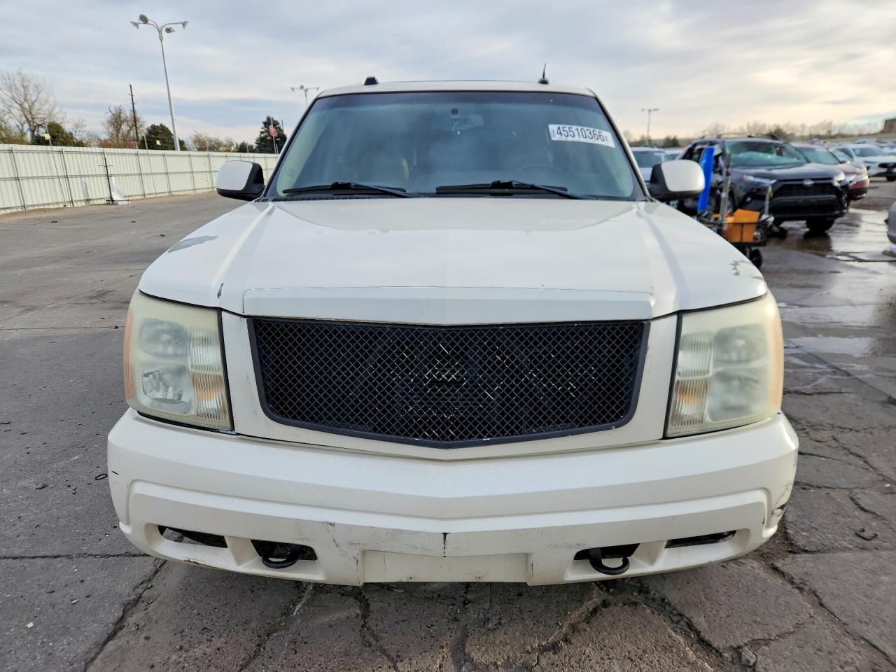 2004 Cadillac Escalade Luxury - Image 5