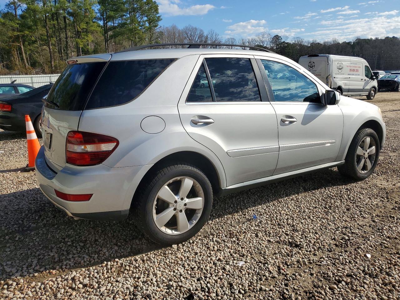 2010 Mercedes-Benz Ml 350 - Image 3