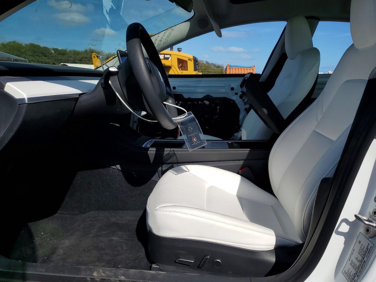 2023 Tesla Model 3 - Фото 7