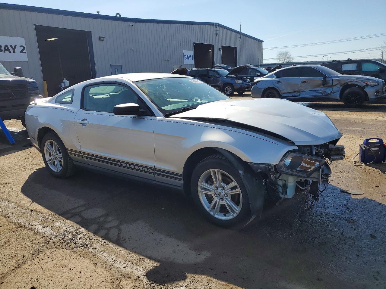 2010 Ford Mustang - Фото 4