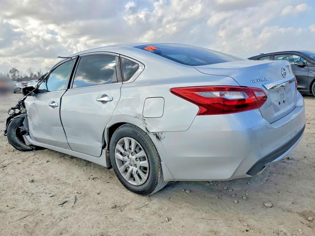 2018 Nissan Altima 2.5 S - Фото 2