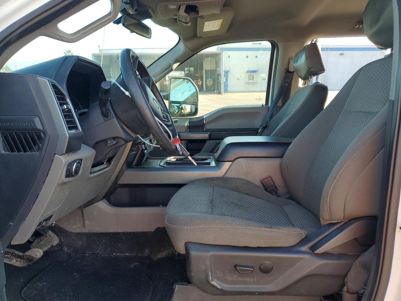 2022 Ford F250 Super Duty - Фото 7