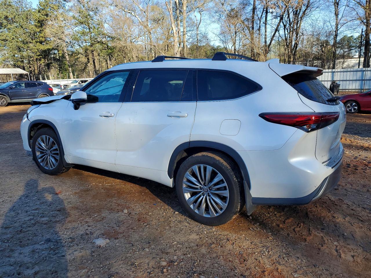 2021 Toyota Highlander Platinum - Фото 2