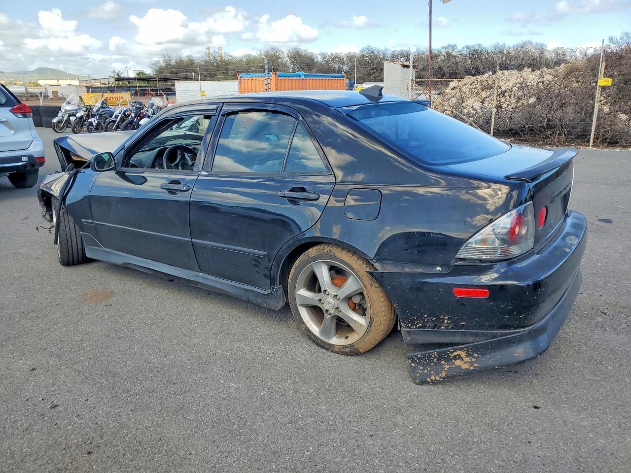 2001 Lexus Is 300 Base - Image 2