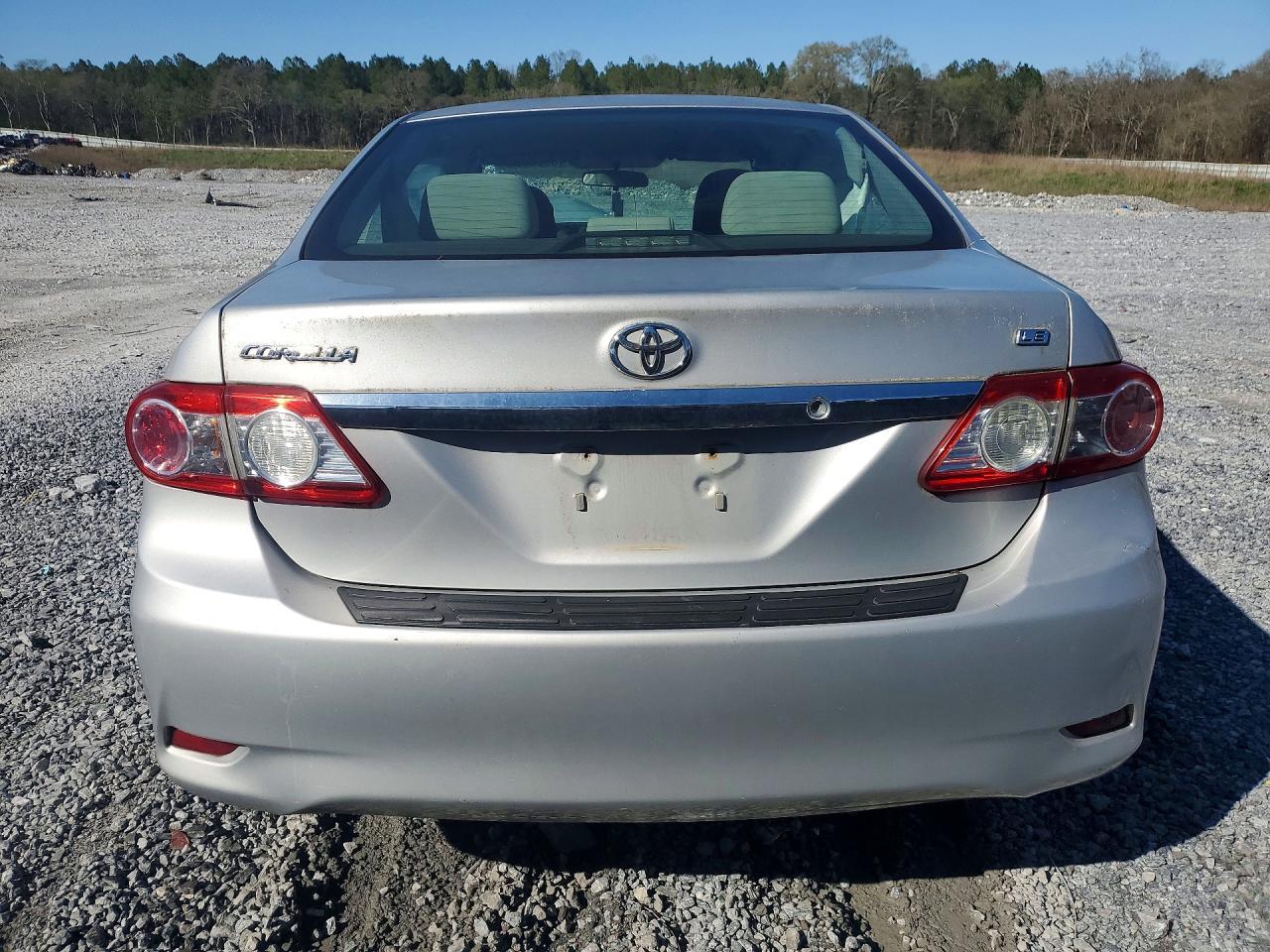 2012 Toyota Corolla Le - Image 6