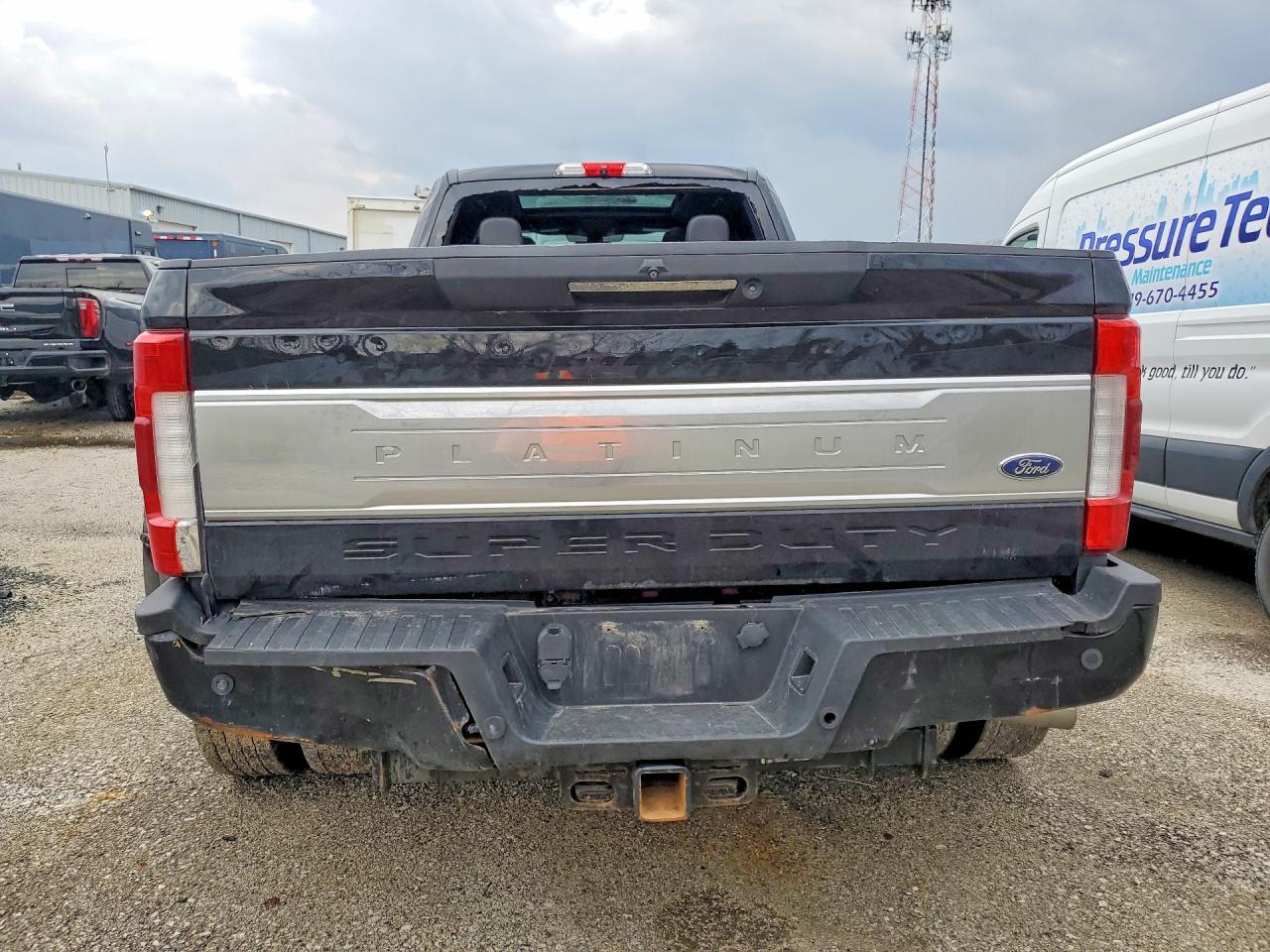 2017 Ford F450 Super Duty - Фото 6