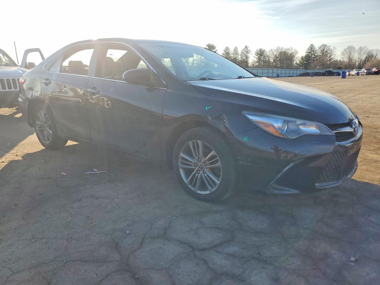 2015 Toyota Camry Se - Image 4