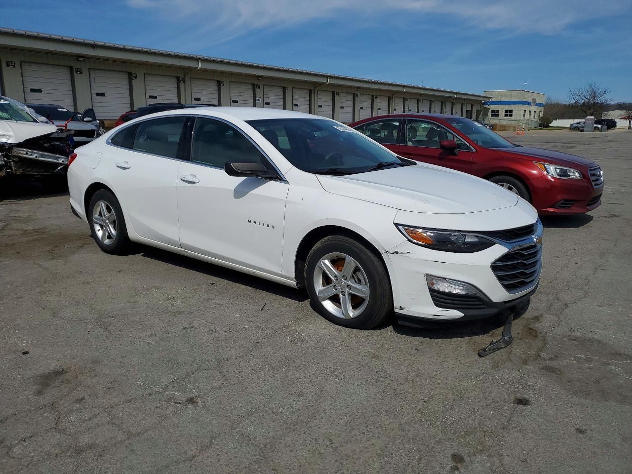 2020 Chevrolet Malibu Ls - Фото 4
