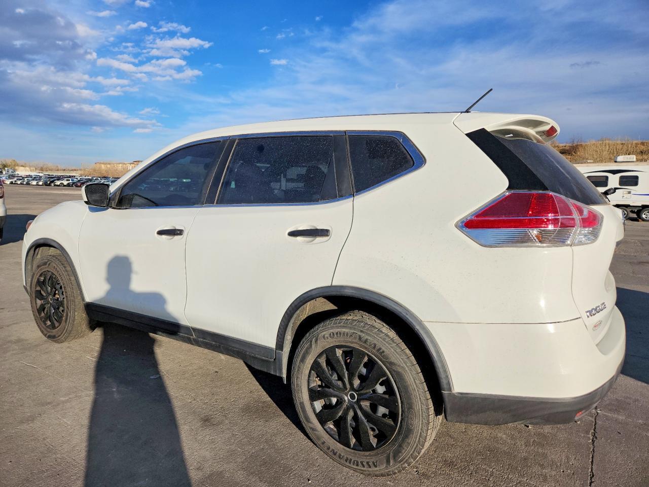 2016 Nissan Rogue S - Image 2