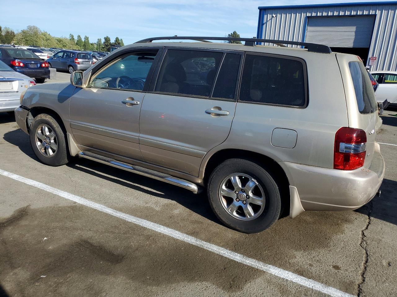 2004 Toyota Highlander Base - Image 2