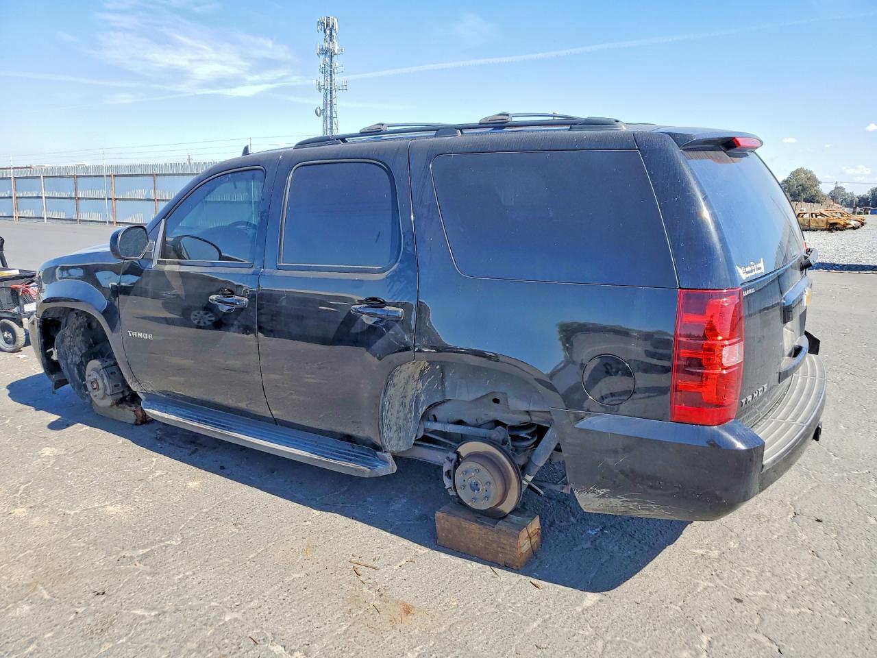 2013 Chevrolet Tahoe K1500 Ls - Фото 2