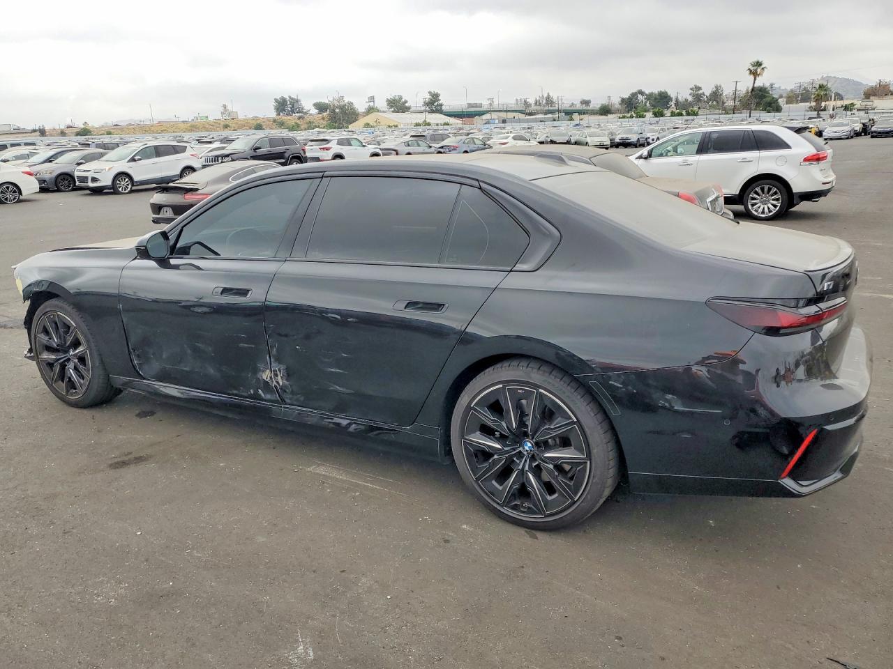 2024 BMW I7 Edrive50 - Image 2