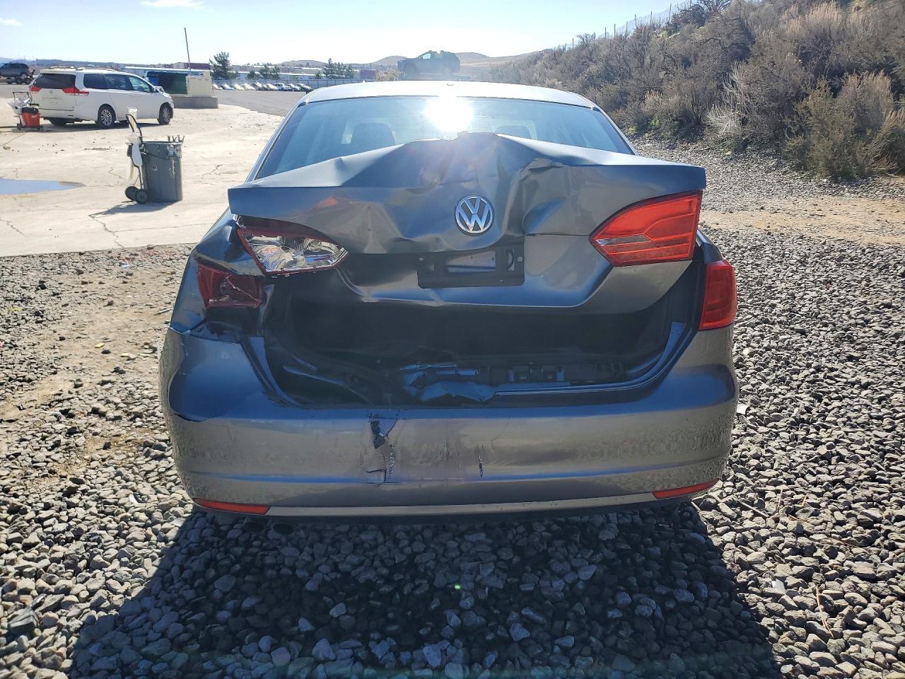 2014 Volkswagen Jetta Base - Image 6