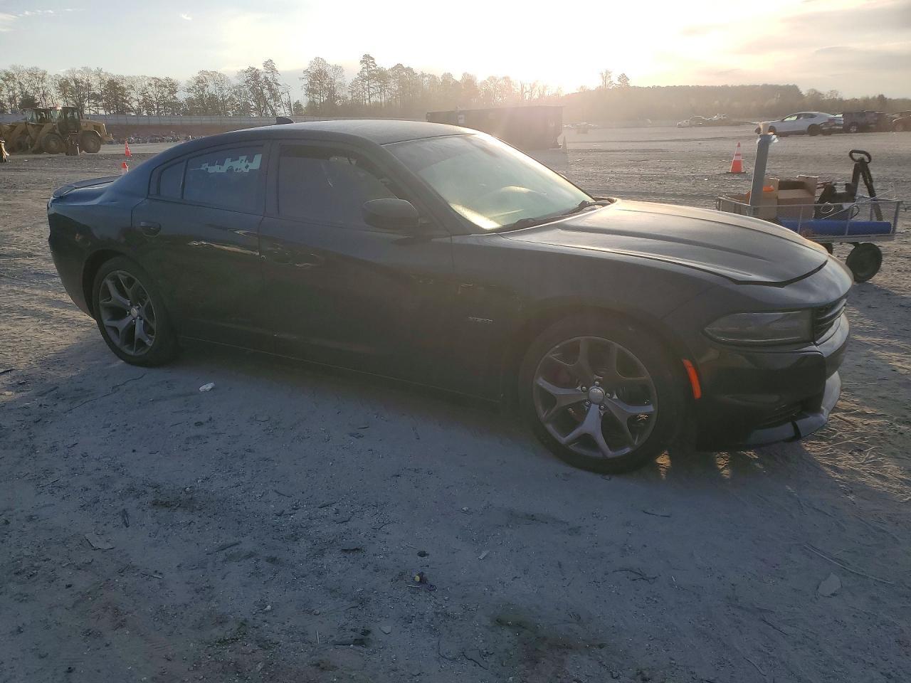 2017 Dodge Charger R - Image 4