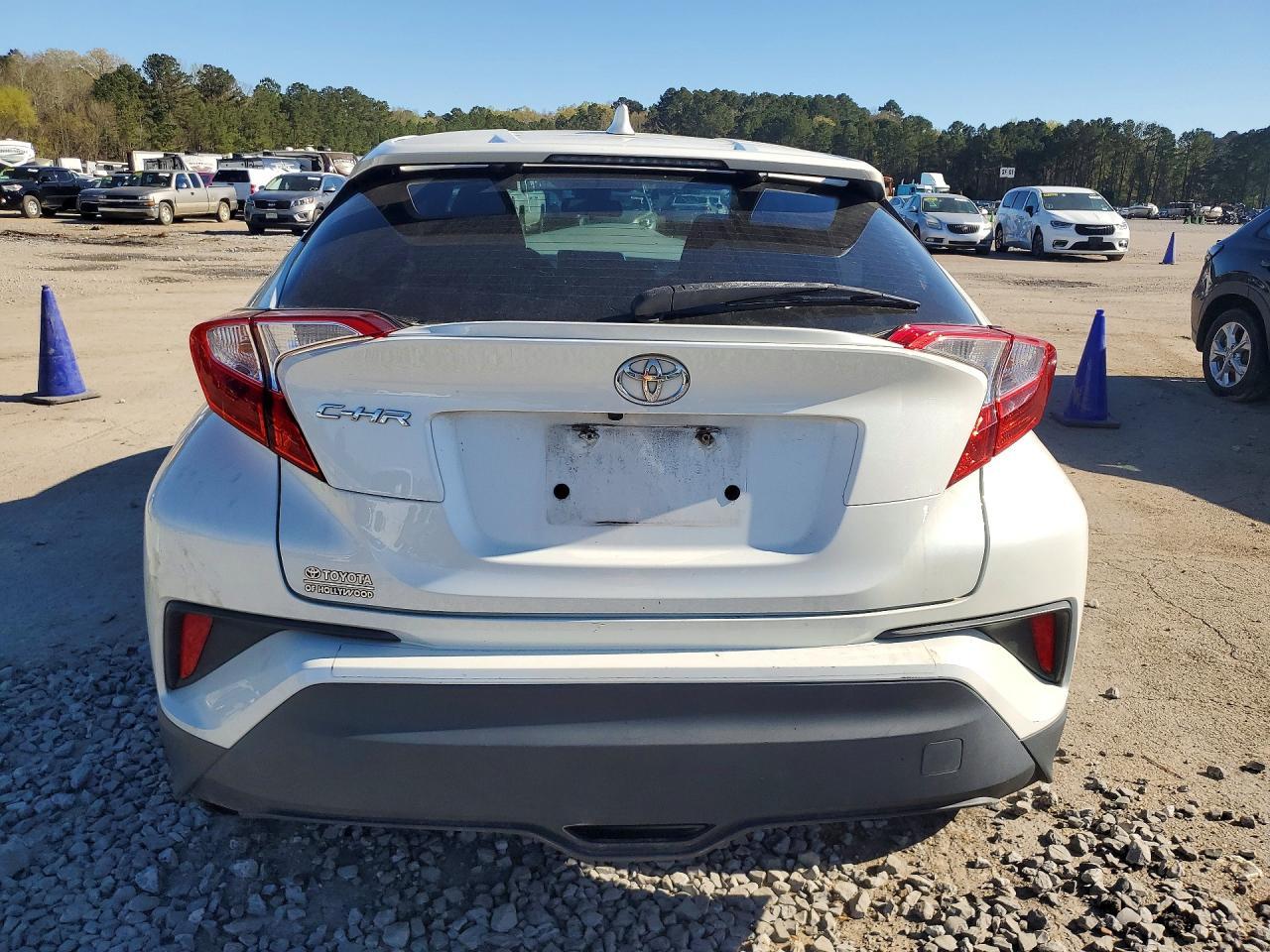 2021 Toyota C-Hr Xle - Image 6