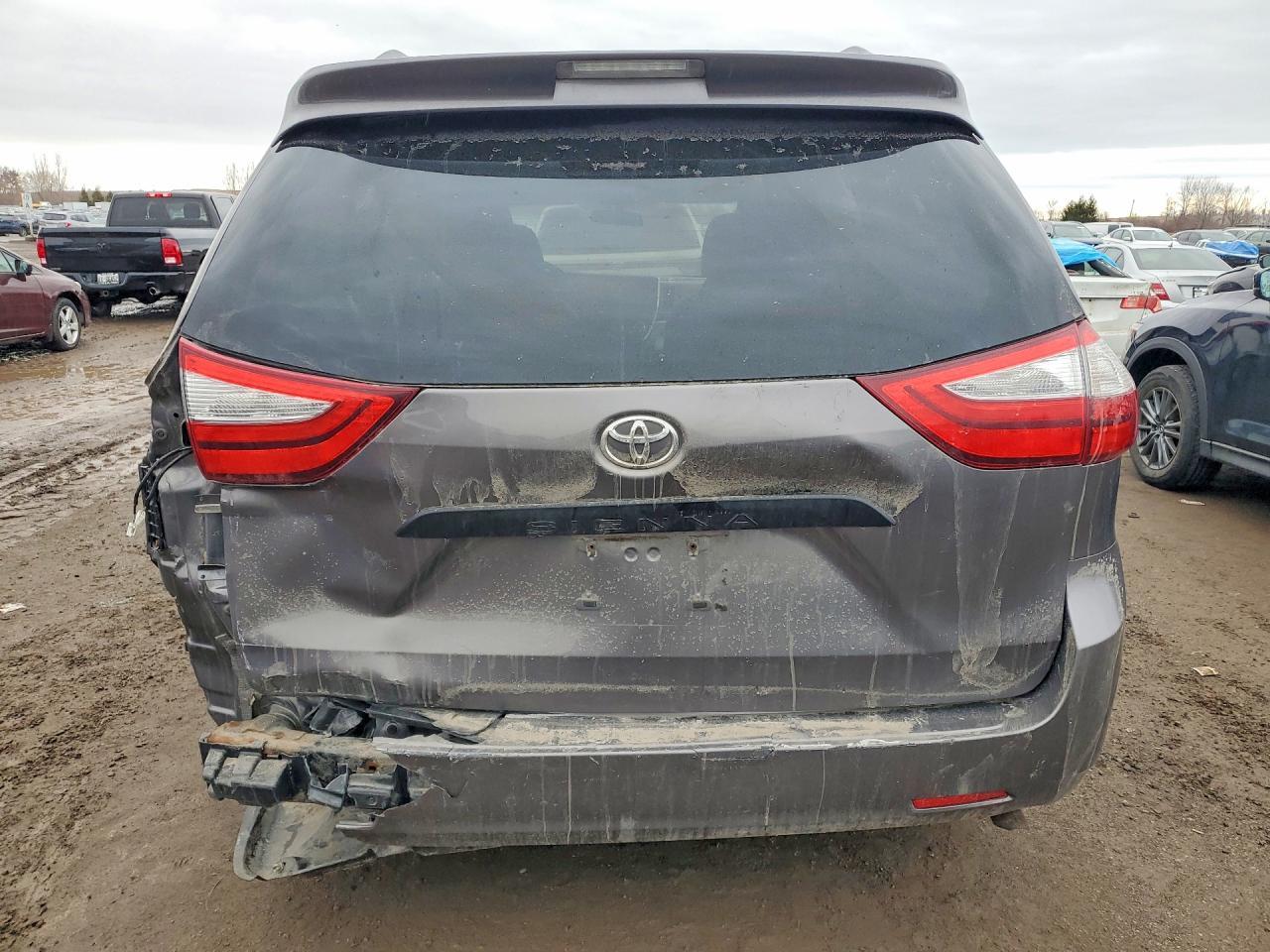 2015 Toyota Sienna L 7-Passenger - Фото 6
