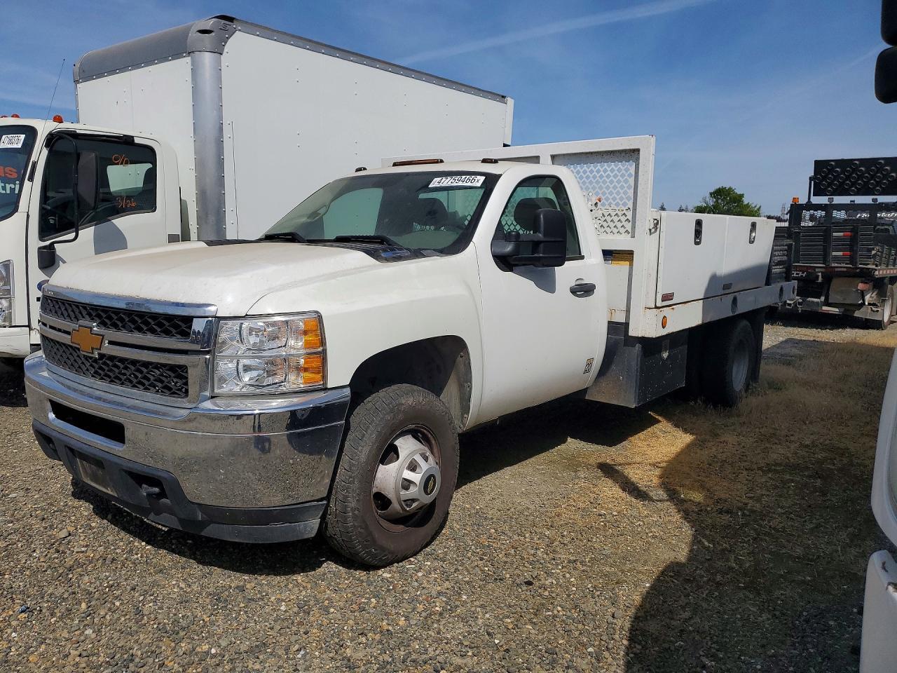 2014 Chevrolet Silverado Flatbed Truck