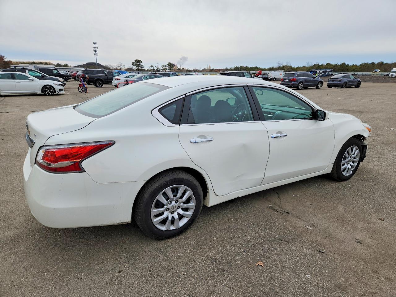 2015 Nissan Altima 2.5 S - Image 3