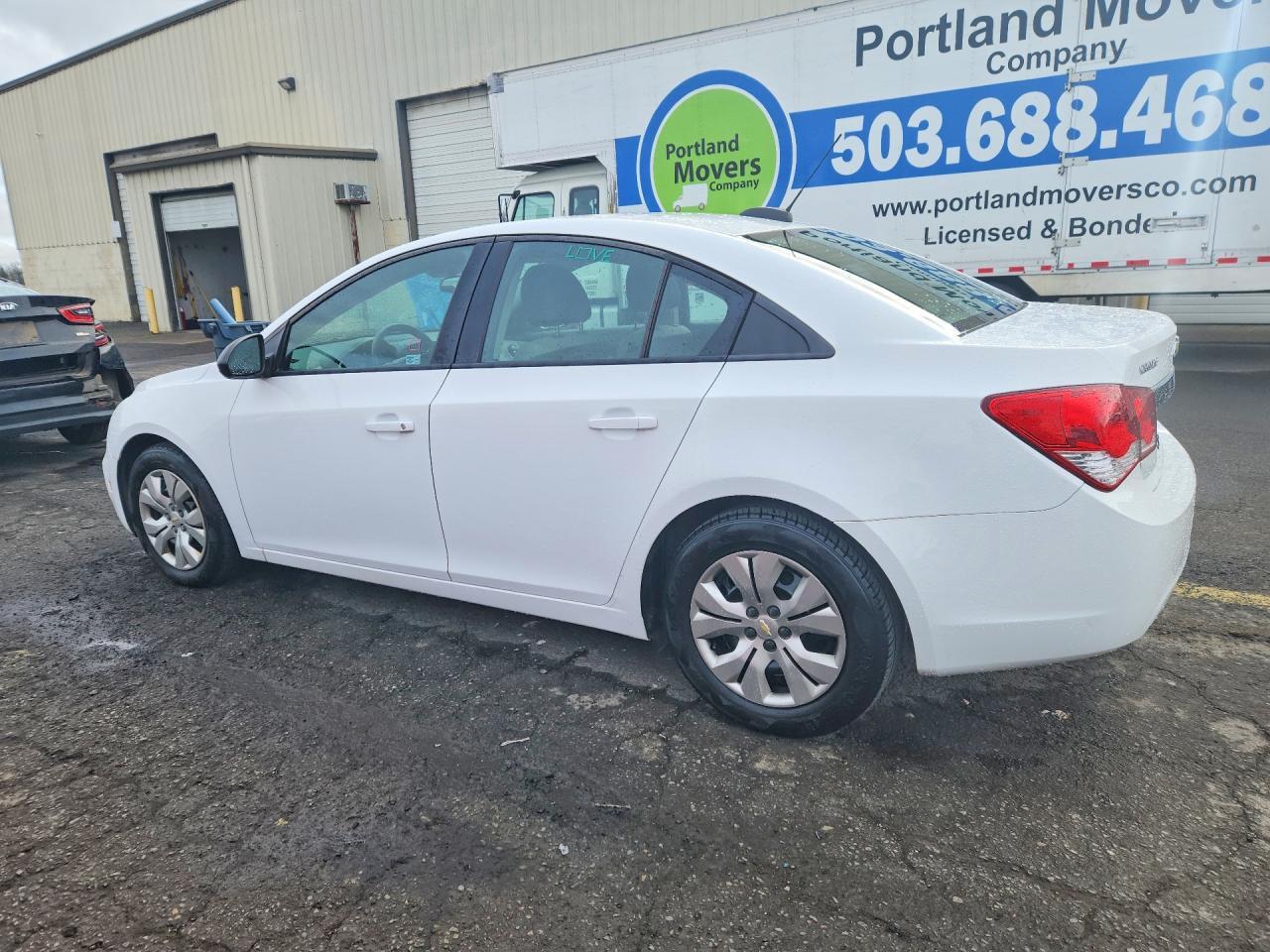 2015 Chevrolet Cruze Ls - Image 2