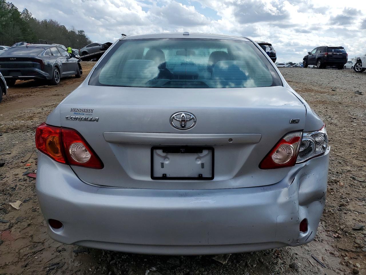 2010 Toyota Corolla Le - Image 6