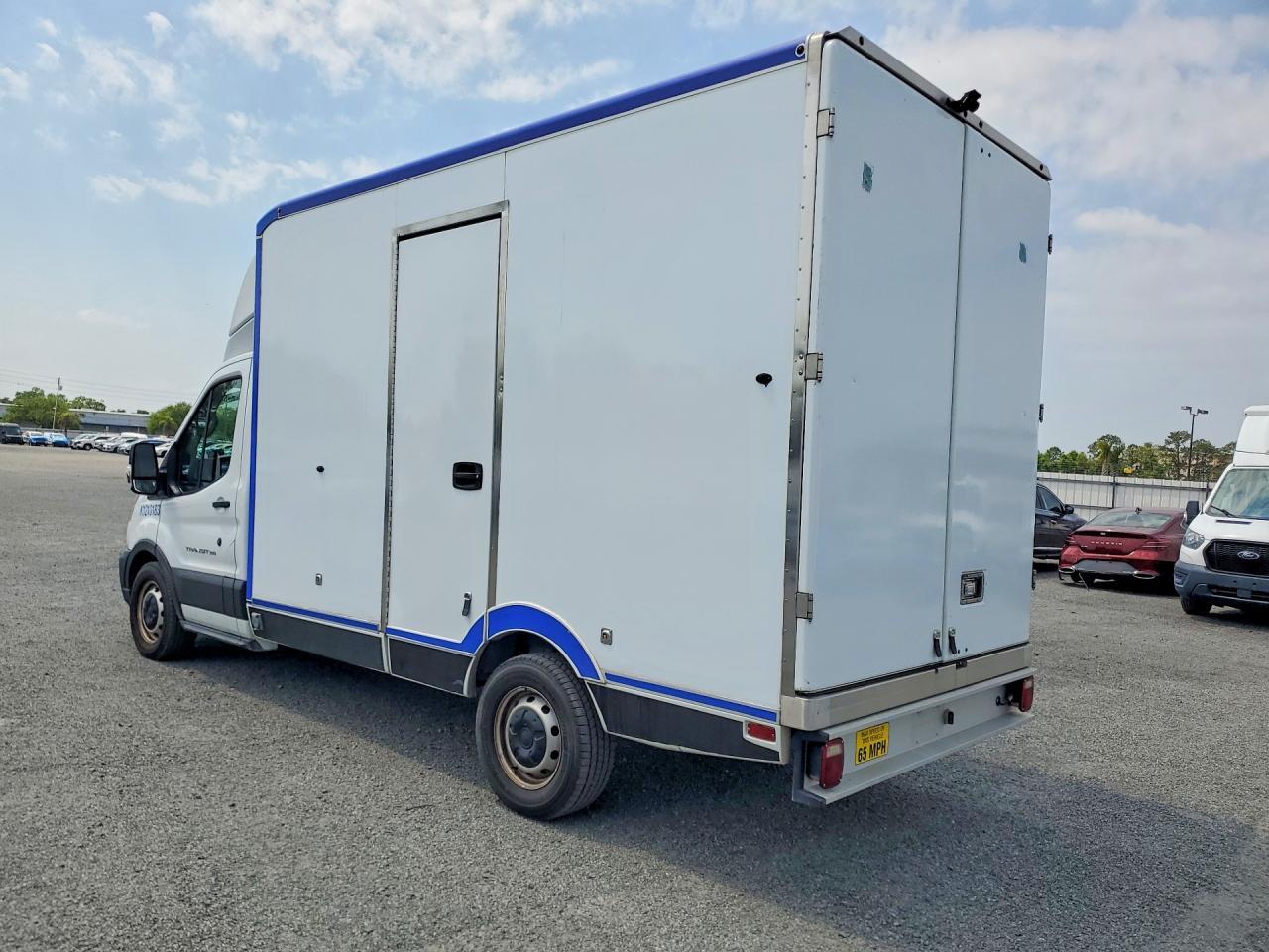 2021 Ford Transit Delivery Truck - Фото 2