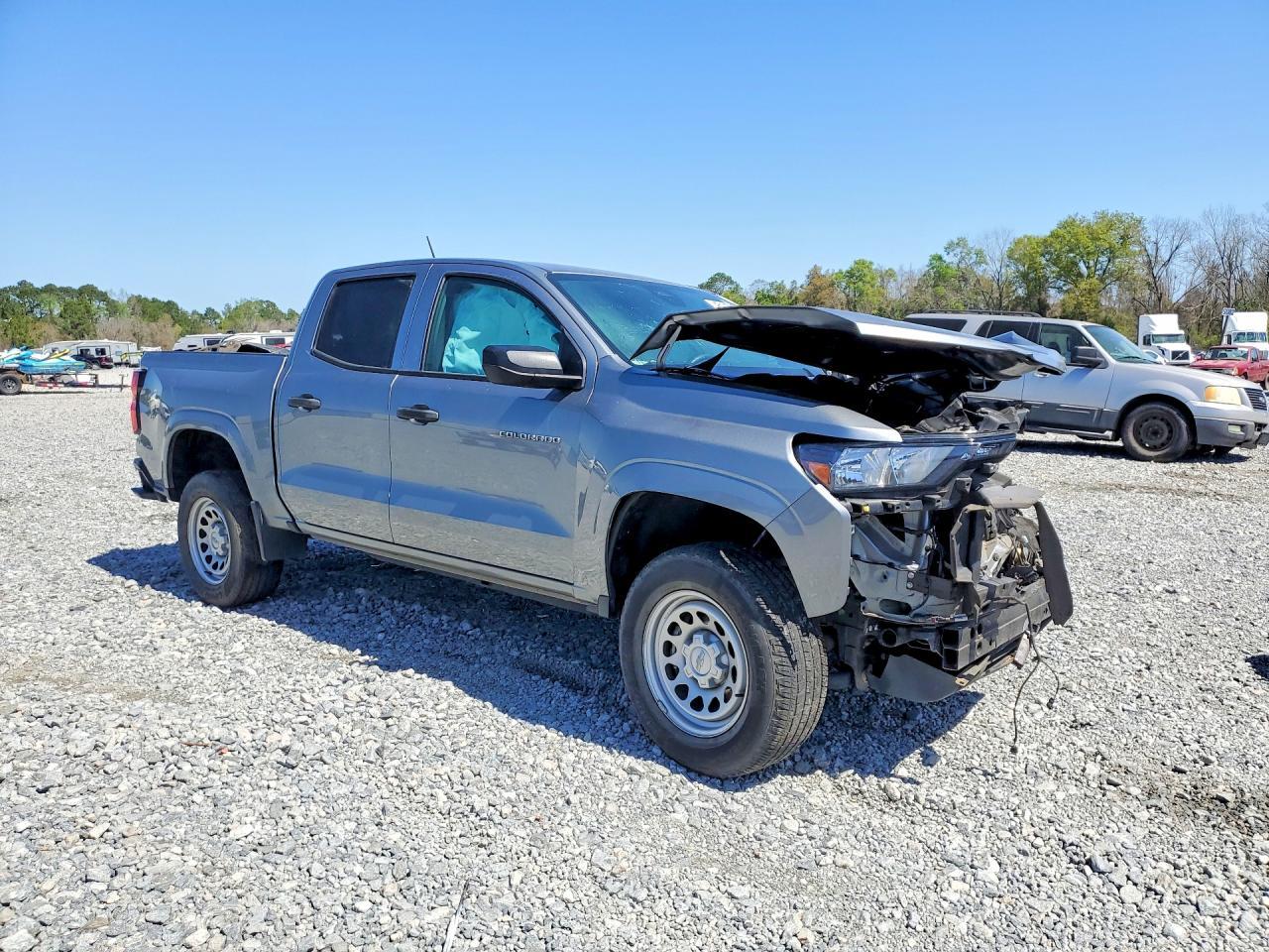 2023 Chevrolet Colorado - Image 4