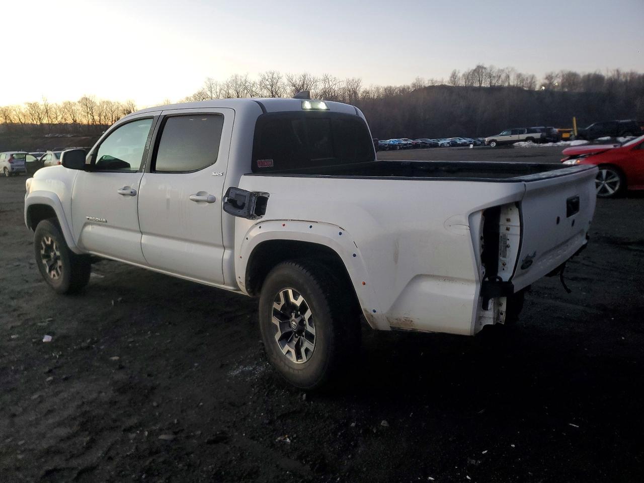 2021 Toyota Tacoma Sr5 V6 - Фото 2