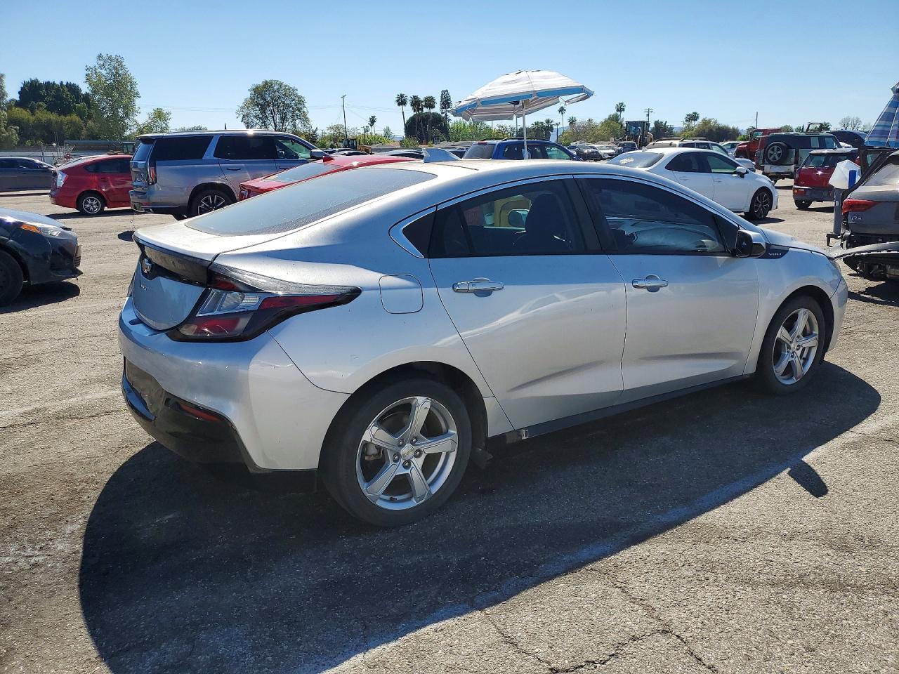 2017 Chevrolet Volt Lt - Image 3