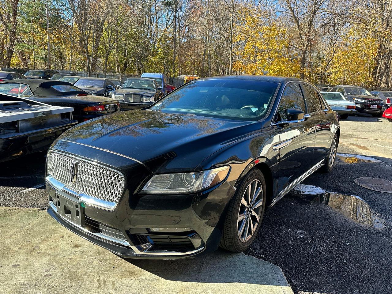 2017 Lincoln Continental - Image 2