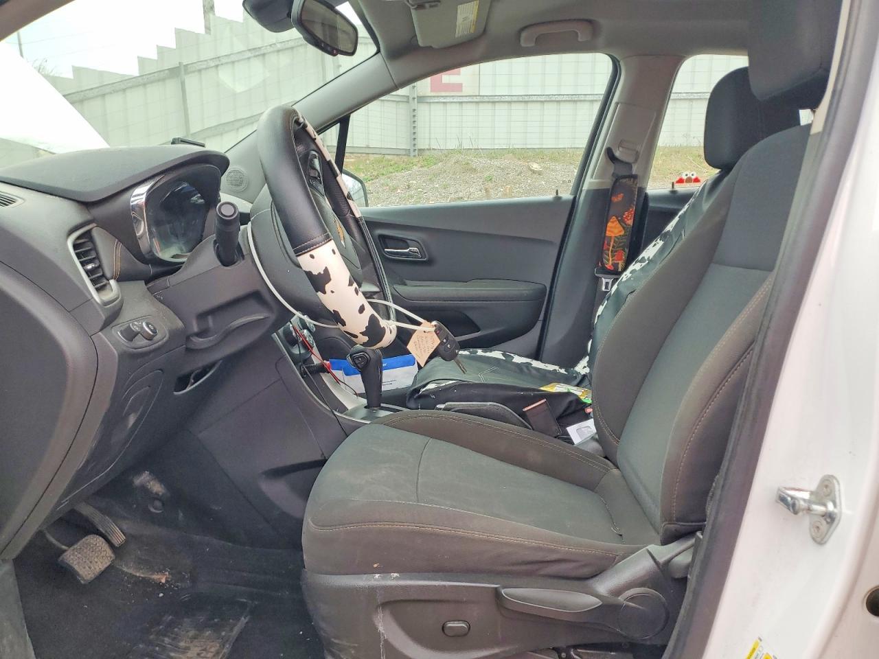 2020 Chevrolet Trax Ls - Image 7