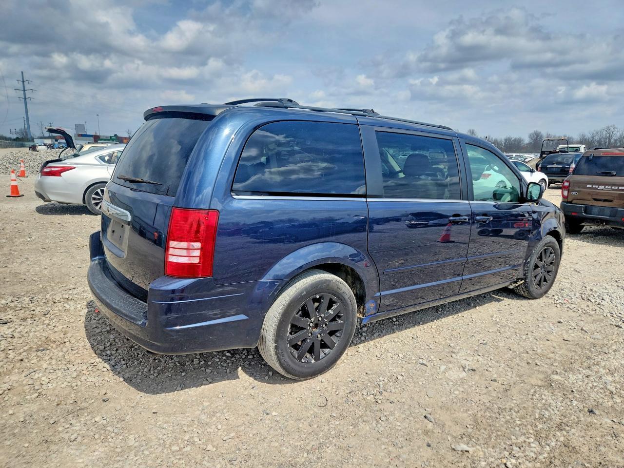 2008 Chrysler Town & Country Touring - Фото 3