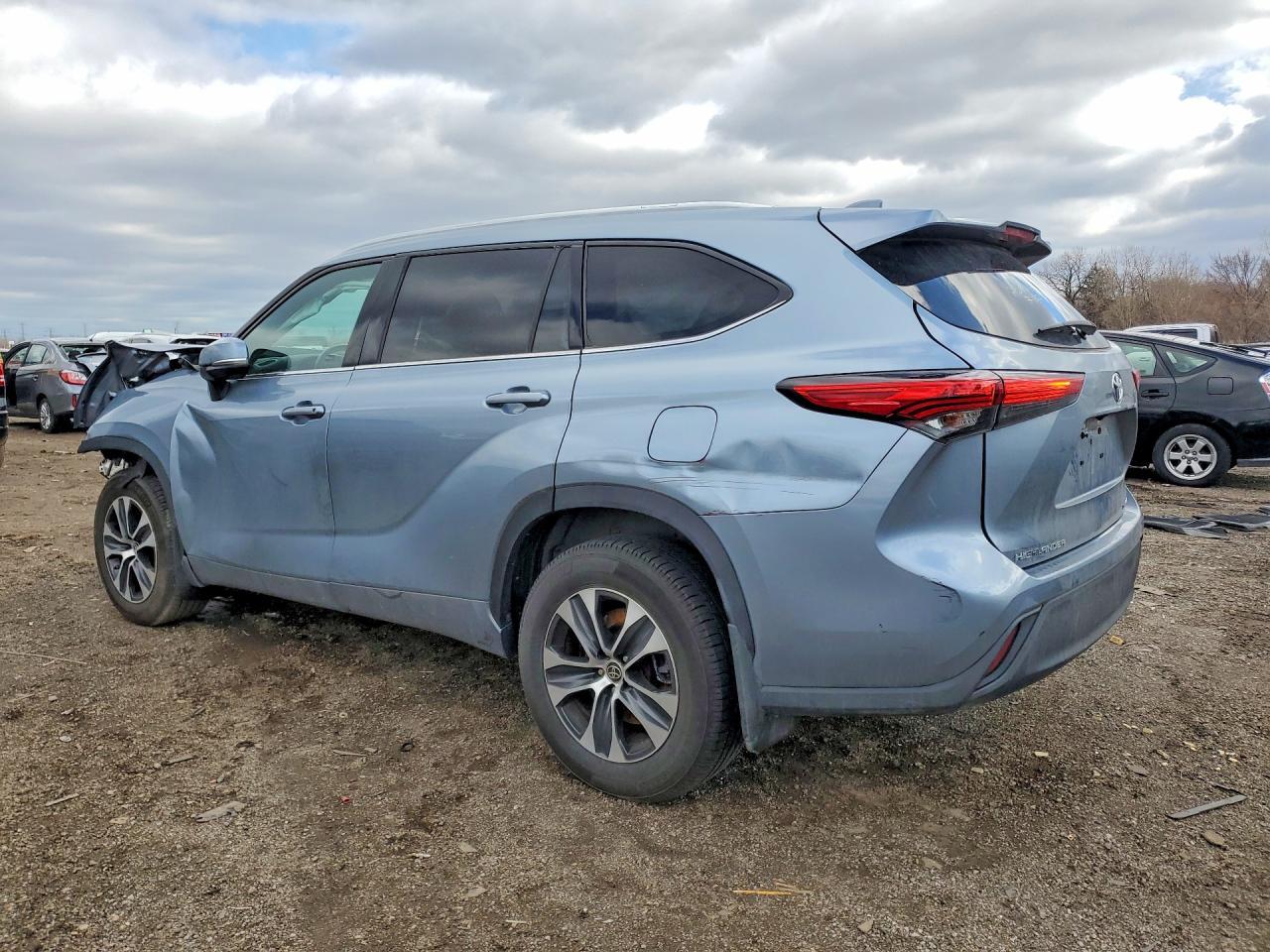 2021 Toyota Highlander Xle - Image 2