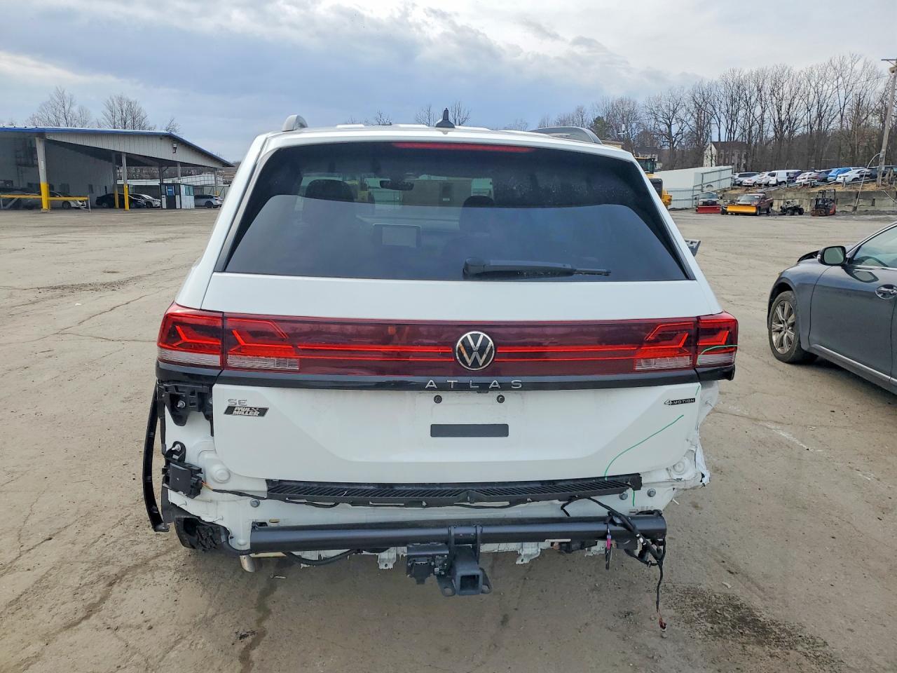 2025 Volkswagen Atlas Peak Edition Se - Image 6