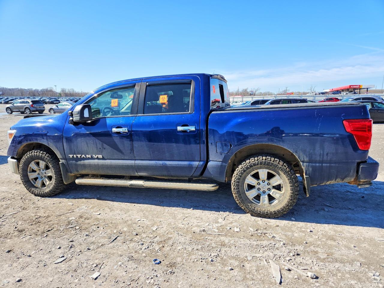 2018 Nissan Titan Sv - Image 2