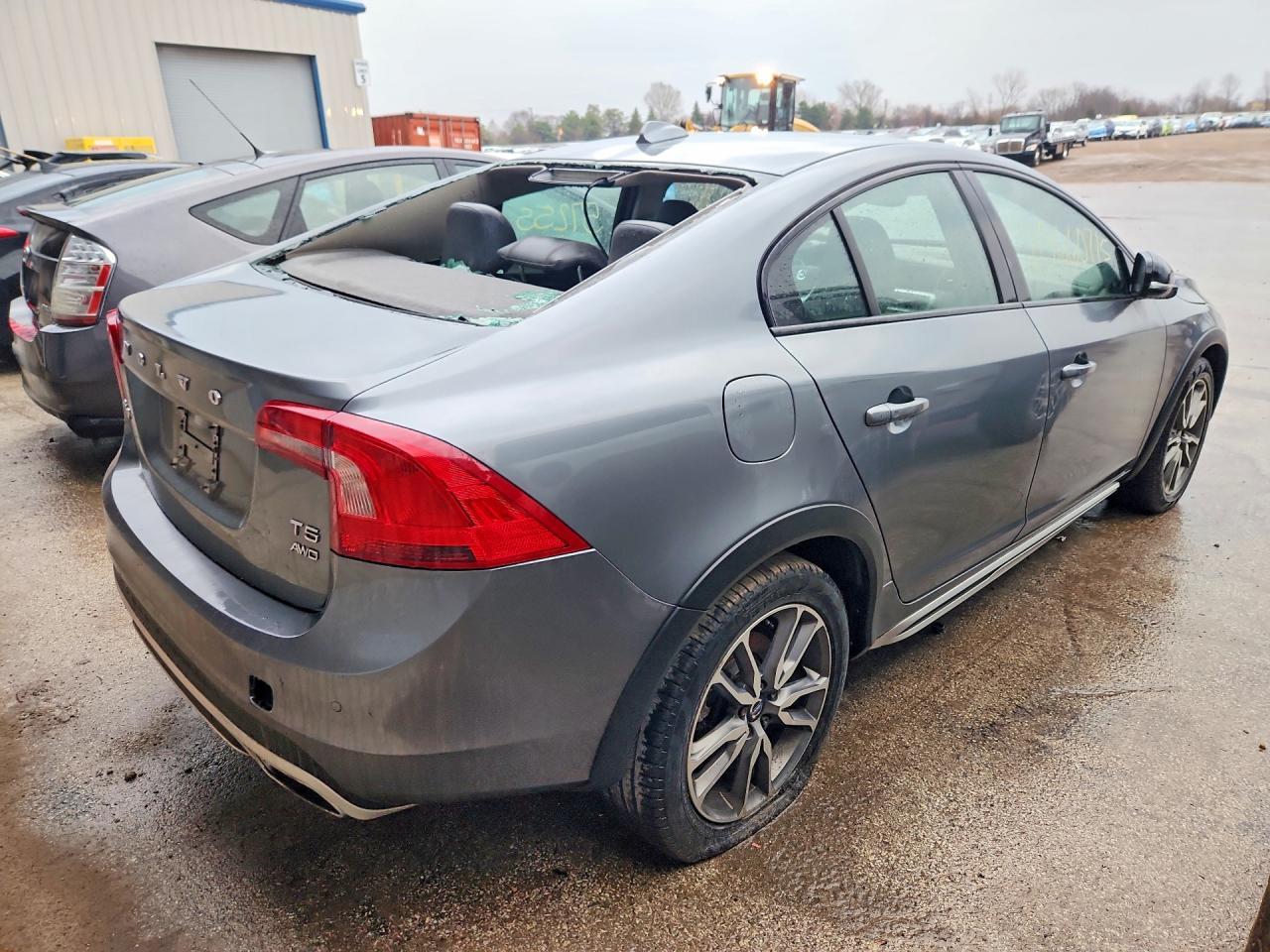 2017 Volvo S60 Cross Country T5 - Image 3
