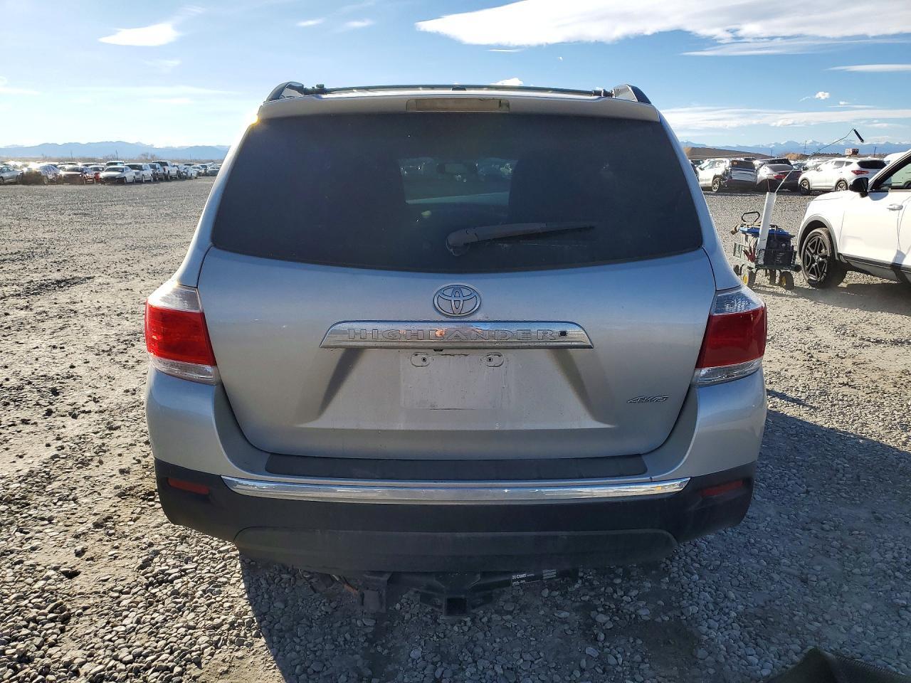 2012 Toyota Highlander Limited - Image 6