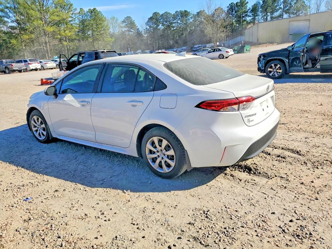 2025 Toyota Corolla Le - Фото 2