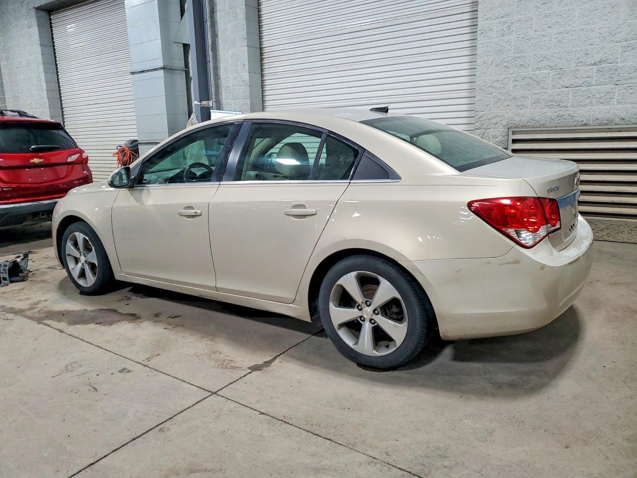 2011 Chevrolet Cruze Lt - Image 2