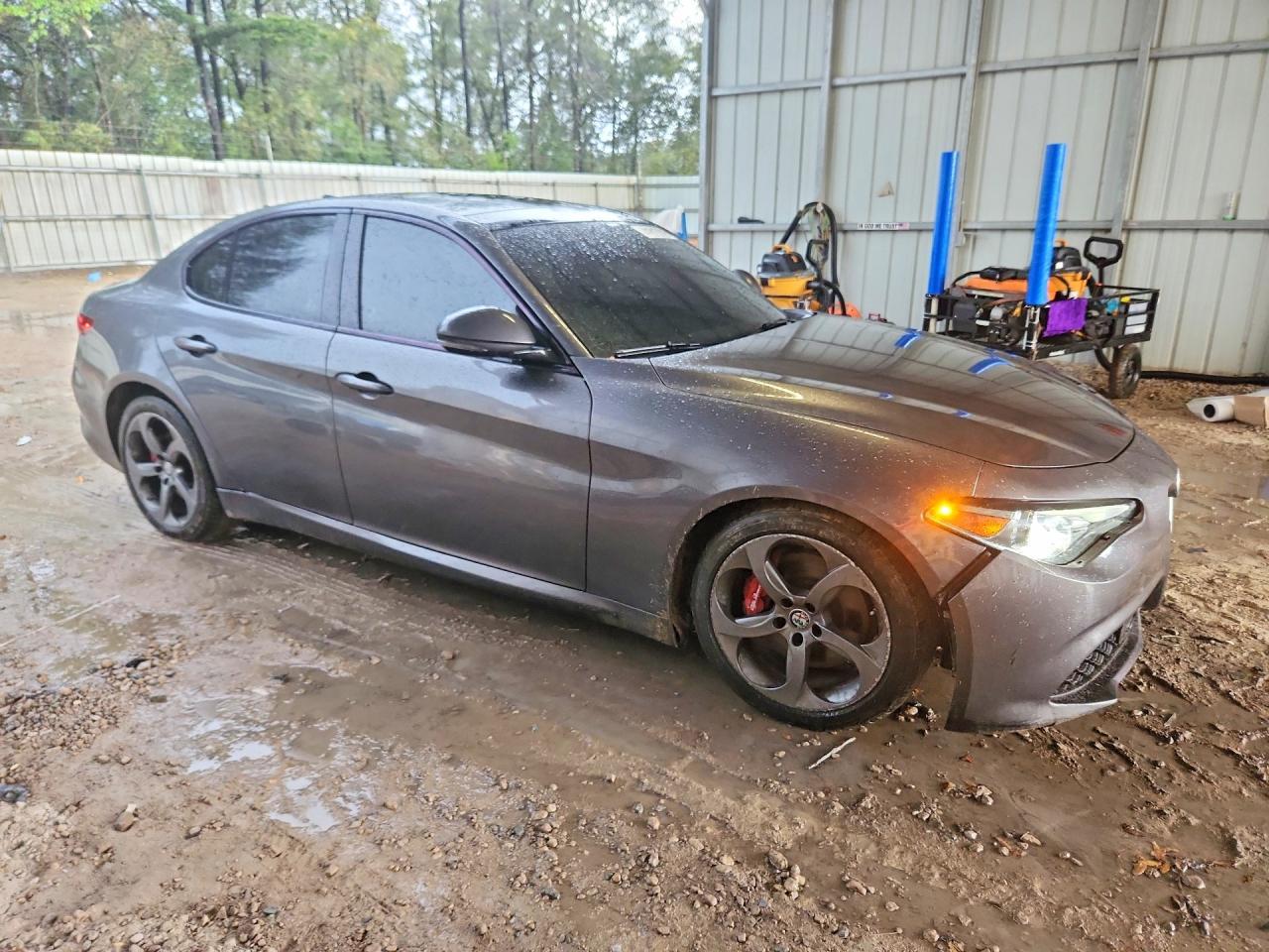 2018 Alfa Romeo Giulia - Image 4