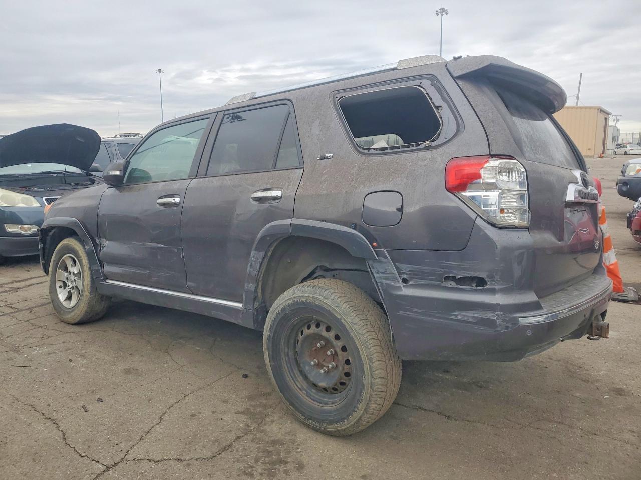 2010 Toyota 4Runner Sr5 - Image 2
