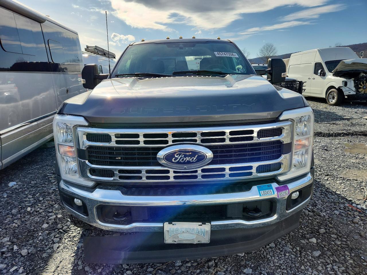 2023 Ford F450 Super Duty - Image 5