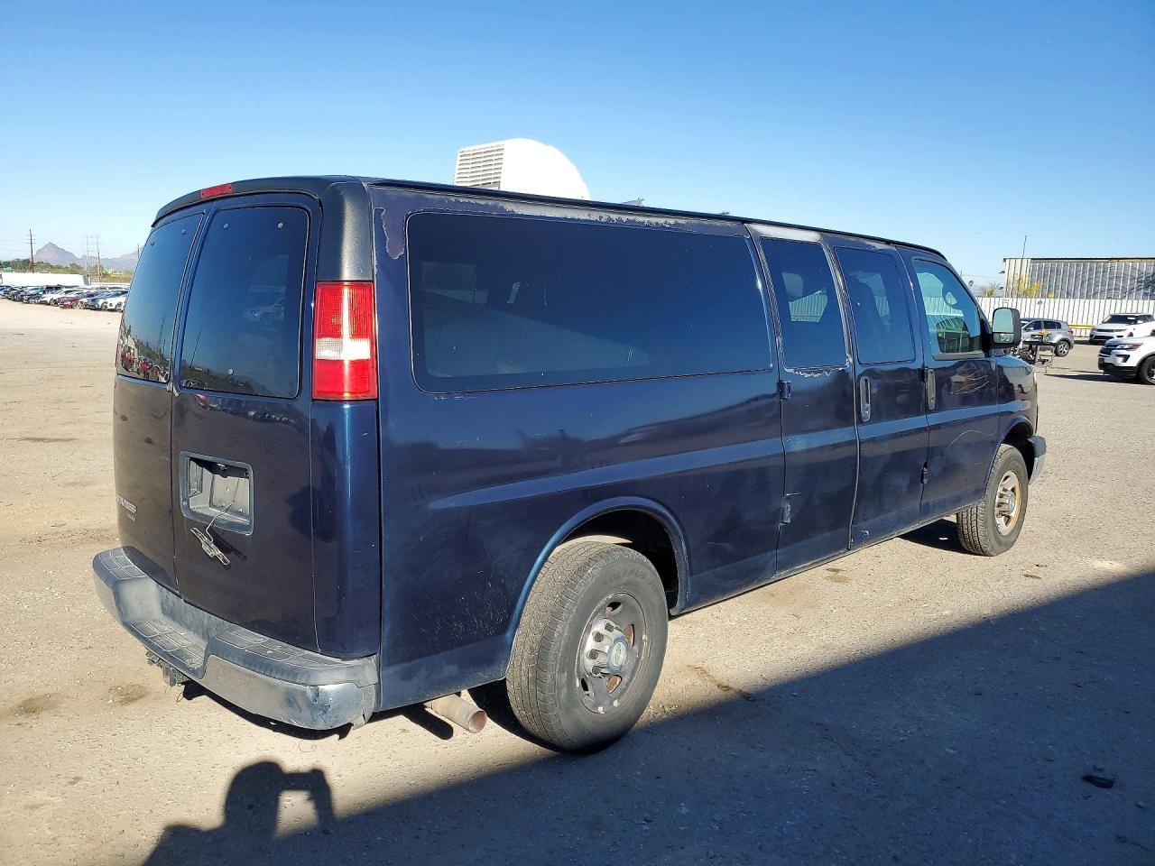 2008 Chevrolet Express G3500 - Фото 3