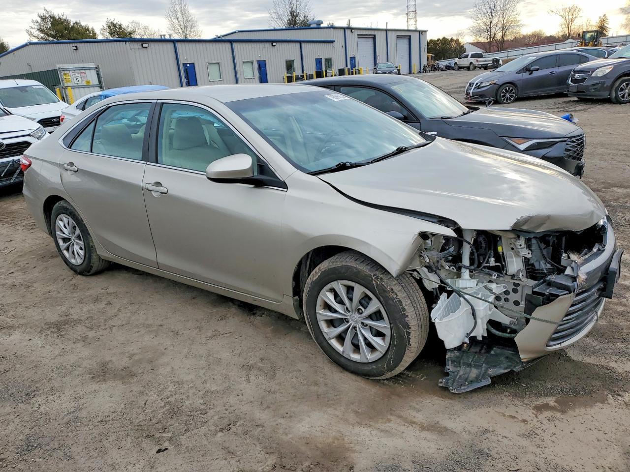 2016 Toyota Camry Le - Фото 4