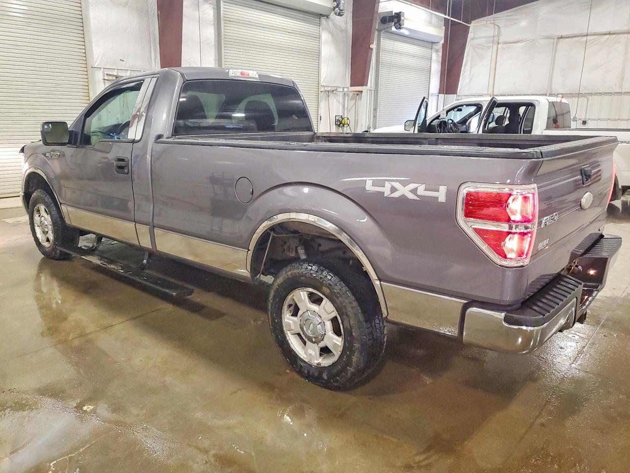 2011 Ford F150 - Image 2