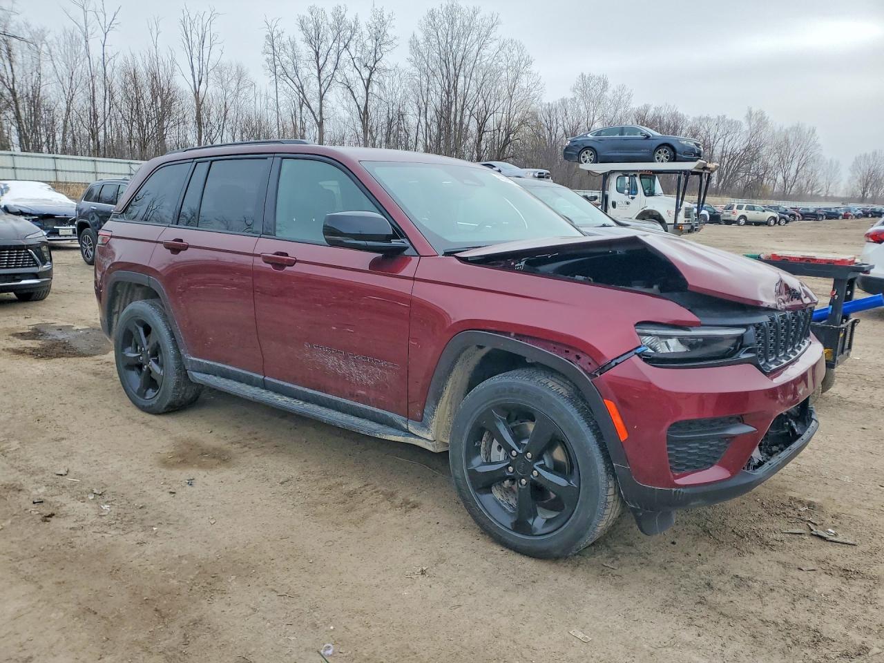2024 Jeep Grand Cherokee Laredo - Image 4